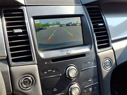Used 2019 Ford Taurus SEL w/ Equipment Group 201A FWD image 24