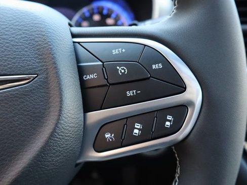 New 2026 Chrysler Pacifica Select image 15