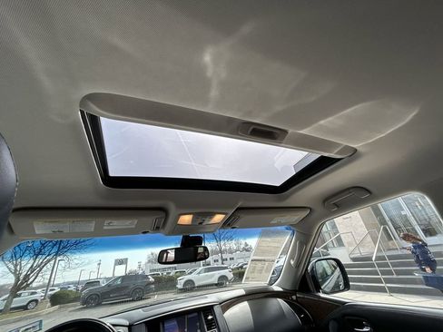 Used 2017 INFINITI QX80 4WD image 25