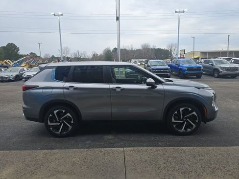 Used 2024 Mitsubishi Outlander SE image 6