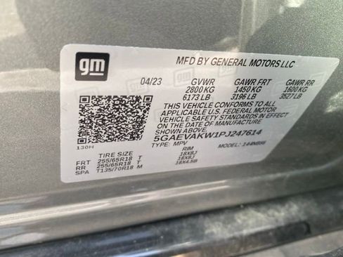 Used 2023 Buick Enclave Essence image 14