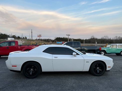 Used 2014 Dodge Challenger R/T image 7