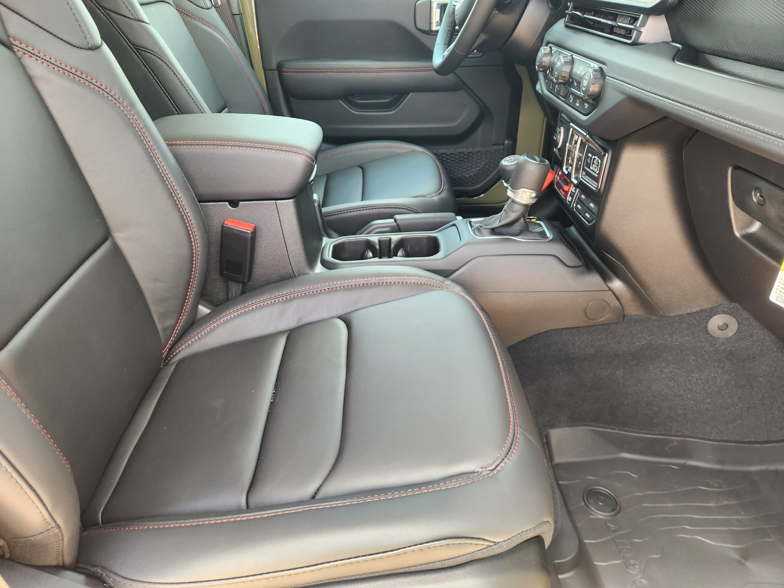 New 2026 Jeep Gladiator Rubicon AWD/4WD image 13