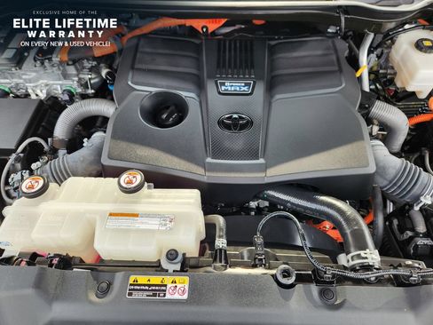 Used 2023 Toyota Sequoia Platinum AWD/4WD image 30