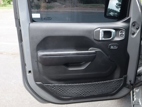 Used 2019 Jeep Wrangler Unlimited Sport S AWD/4WD image 23