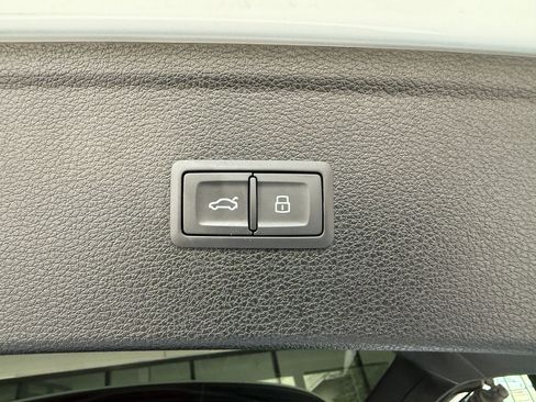 Used 2019 Audi Q5 2.0T Premium w/ Convenience Package image 16