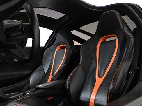 Used 2018 McLaren 720S Performance image 17