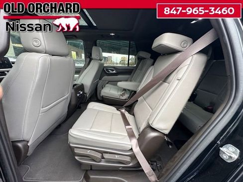 Used 2022 GMC Yukon SLT w/ SLT Luxury Package image 16