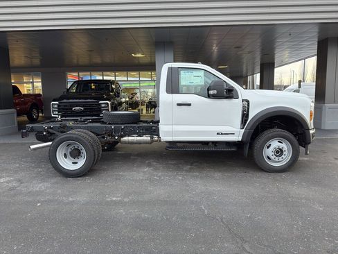 New 2026 Ford F550 4x4 Regular Cab Super Duty image 3