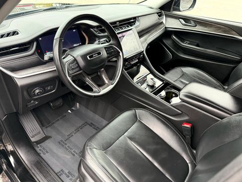 Used 2022 Jeep Grand Cherokee L Limited image 12