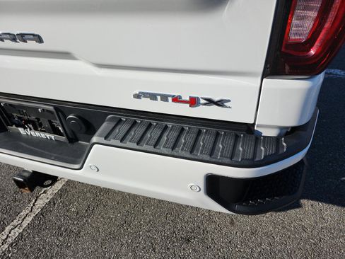 Certified 2022 GMC Sierra 1500 AT4X image 4