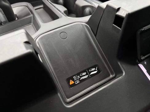 New 2026 GMC Sierra 1500 Elevation image 29