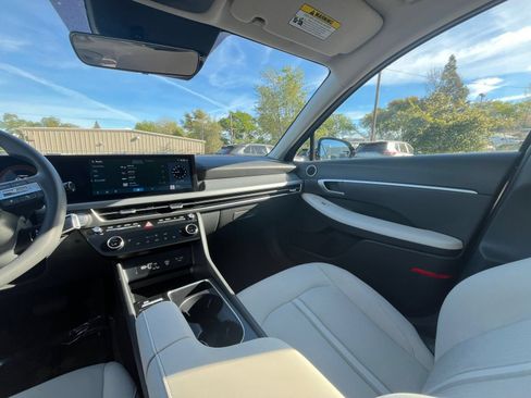 Used 2025 Hyundai Sonata SEL FWD image 35