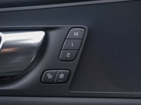 New 2026 Volvo XC60 B5 Plus w/ Protection Package Premier image 38