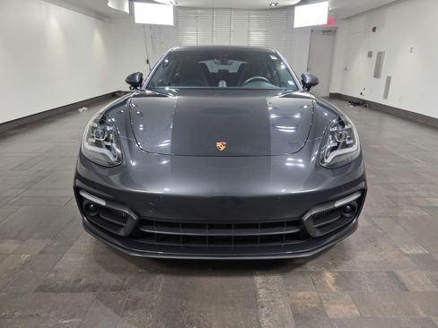 Used 2023 Porsche Panamera RWD image 2
