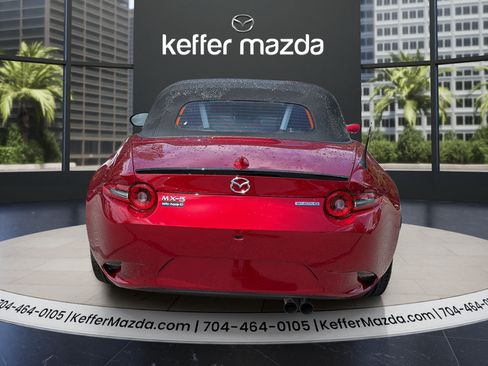 New 2026 MAZDA MX-5 Miata Club w/ Interior Package RWD image 6
