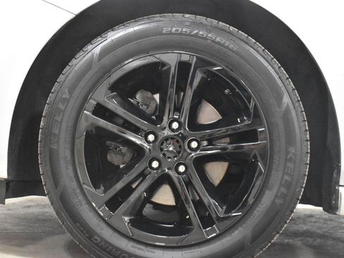 Used 2017 Chevrolet Cruze LT w/ LT Convenience Package FWD image 29