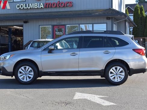 Used 2015 Subaru Outback 2.5i Premium AWD/4WD image 9