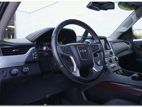 Used 2020 GMC Yukon SLT image 10