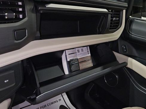 Used 2023 Ford Expedition Platinum AWD/4WD image 37