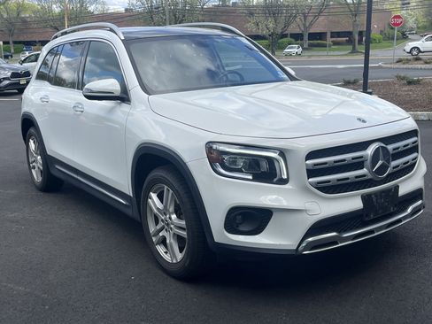 Used 2020 Mercedes-Benz GLB 250 4MATIC image 2