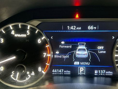 Used 2022 Nissan Altima 2.5 SR FWD image 13