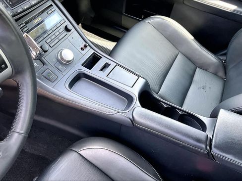 Used 2013 Lexus CT 200h w/ Premium Pkg FWD image 17