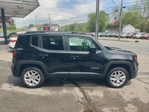 Used 2015 Jeep Renegade Latitude w/ Popular Equipment Group AWD/4WD image 7