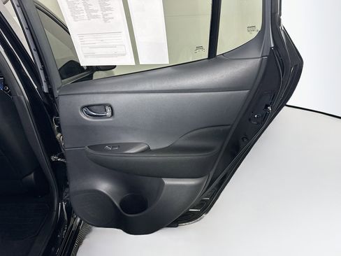 Used 2023 Nissan Leaf S image 27