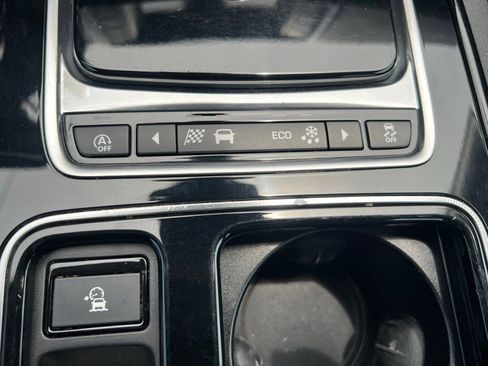 Used 2018 Jaguar XE Premium AWD/4WD image 42