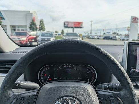 Used 2024 Toyota RAV4 XLE image 30