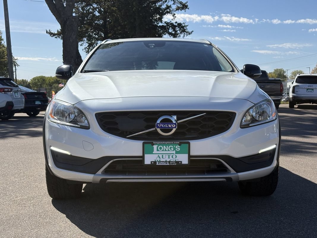 Used 2017 Volvo V60 T5 Cross Country w/ Convenience Package AWD/4WD image 3