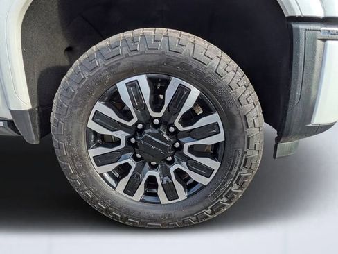 Used 2024 GMC Sierra 3500 Denali Ultimate image 10