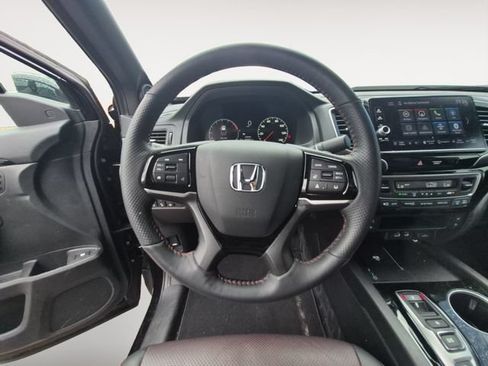 Used 2025 Honda Ridgeline Black Edition image 12