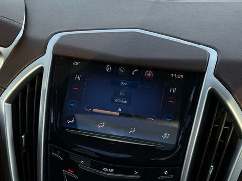 Used 2014 Cadillac SRX Luxury image 28