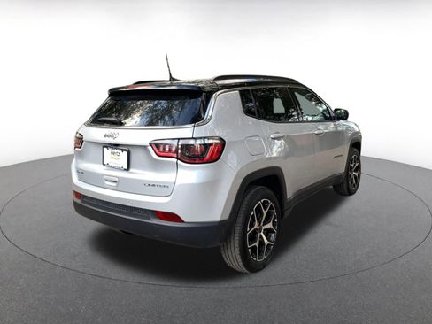 Used 2025 Jeep Compass Limited image 7