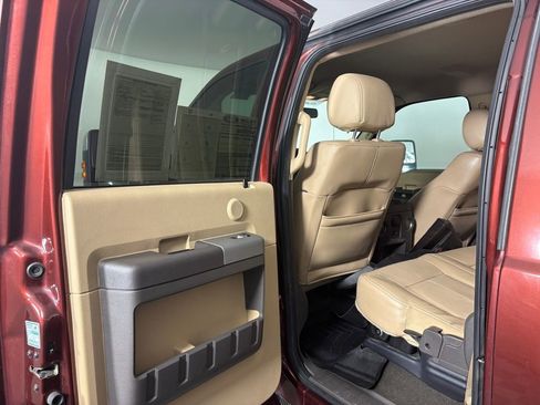 Used 2016 Ford F350 Lariat w/ Chrome Package image 26