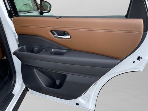 New 2026 Nissan Pathfinder Platinum AWD/4WD image 15