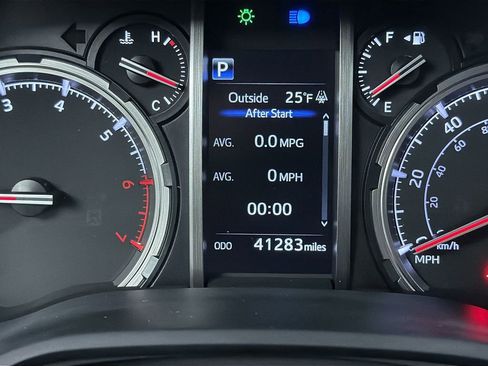 Certified 2023 Toyota 4Runner TRD Off-Road Premium w/ Moonroof Package image 10