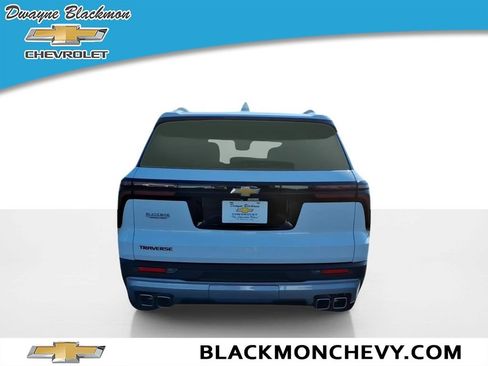Used 2026 Chevrolet Traverse LT w/ Driver Confidence Package FWD image 4
