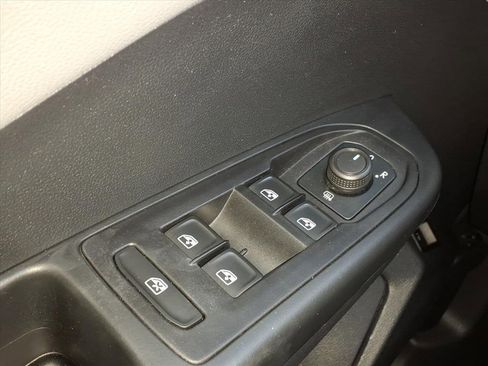 Used 2022 Volkswagen Taos SE image 25