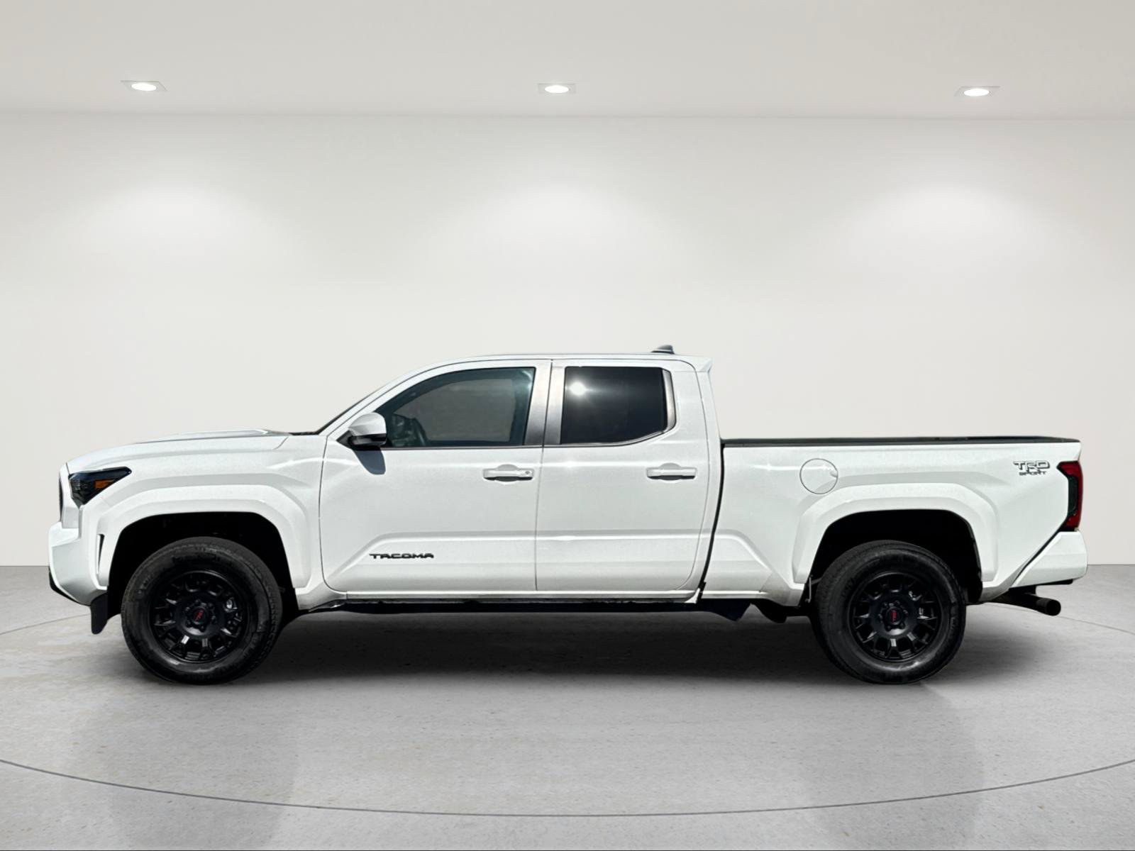 Used 2025 Toyota Tacoma TRD Sport AWD/4WD image 3