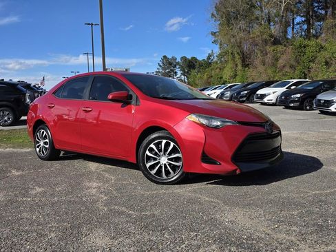 Used 2017 Toyota Corolla LE image 2