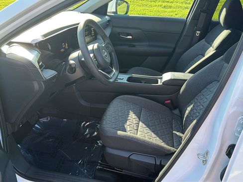 Used 2025 Nissan Kicks SV FWD image 10
