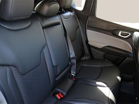 New 2026 Jeep Compass Latitude image 17