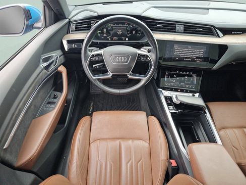 Used 2019 Audi e-tron Prestige w/ Prestige Package image 4