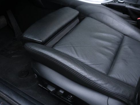 Used 2013 BMW 135i Convertible image 38