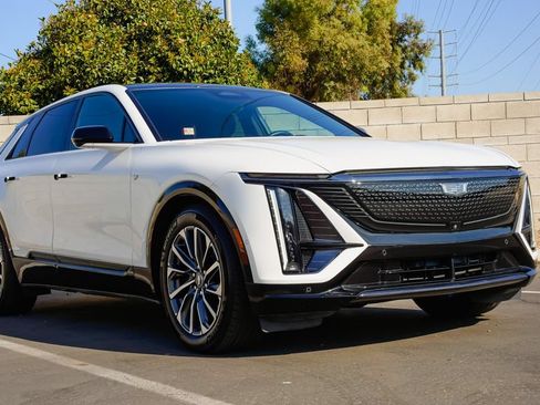 Certified 2024 Cadillac Lyriq Sport RWD image 5