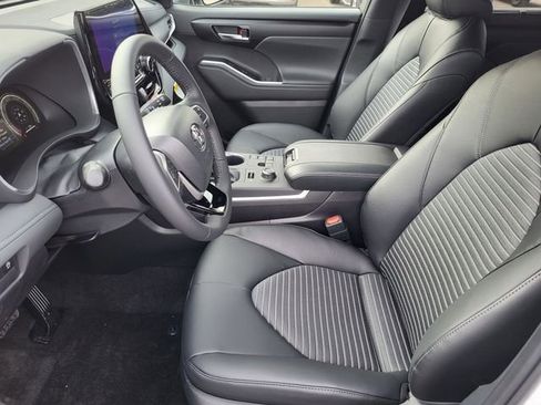 New 2026 Toyota Highlander XSE image 11