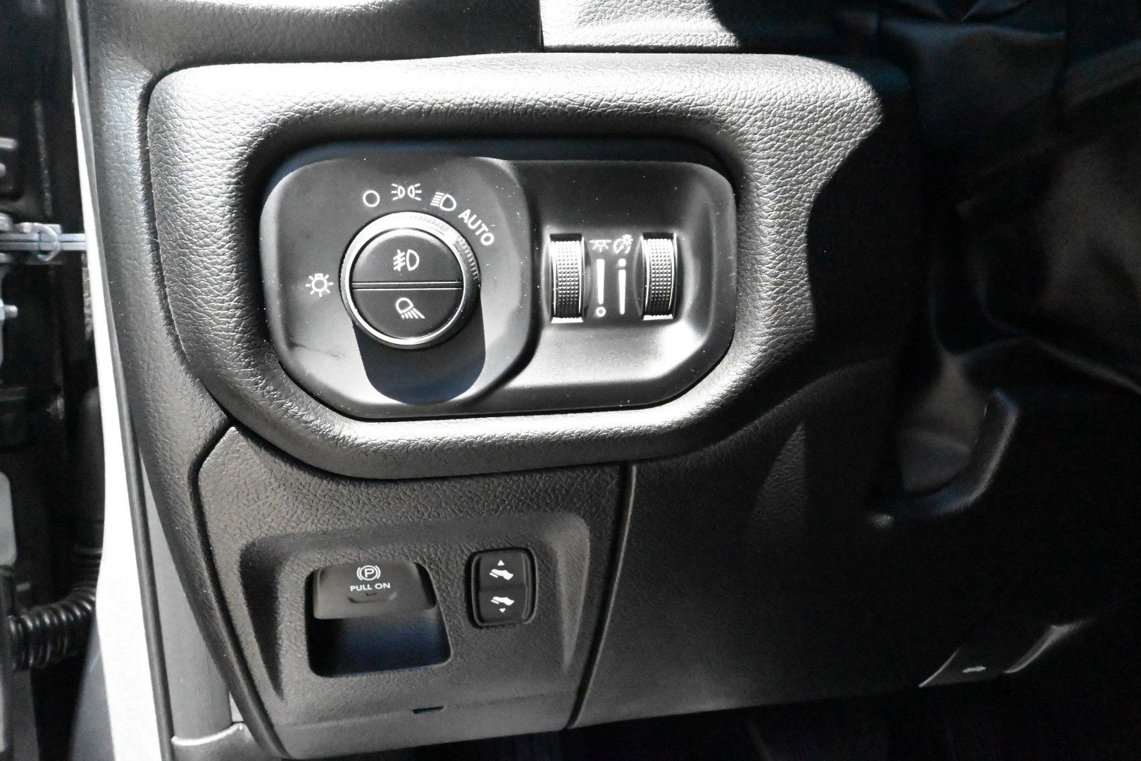 Used 2025 RAM 1500 Big Horn AWD/4WD image 18